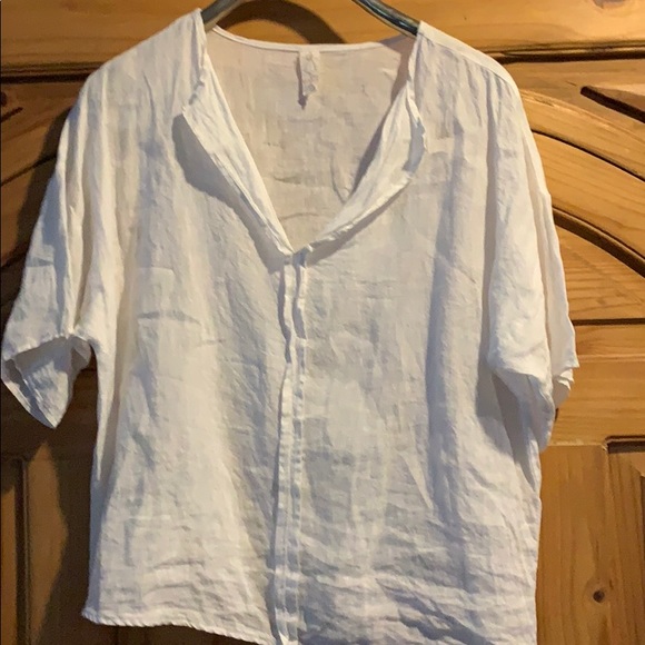 Linen top - Picture 1 of 3